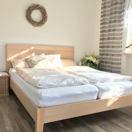 נוימרקט אין דר אוברפפלץ Apartment Am Stadtpark מראה חיצוני תמונה