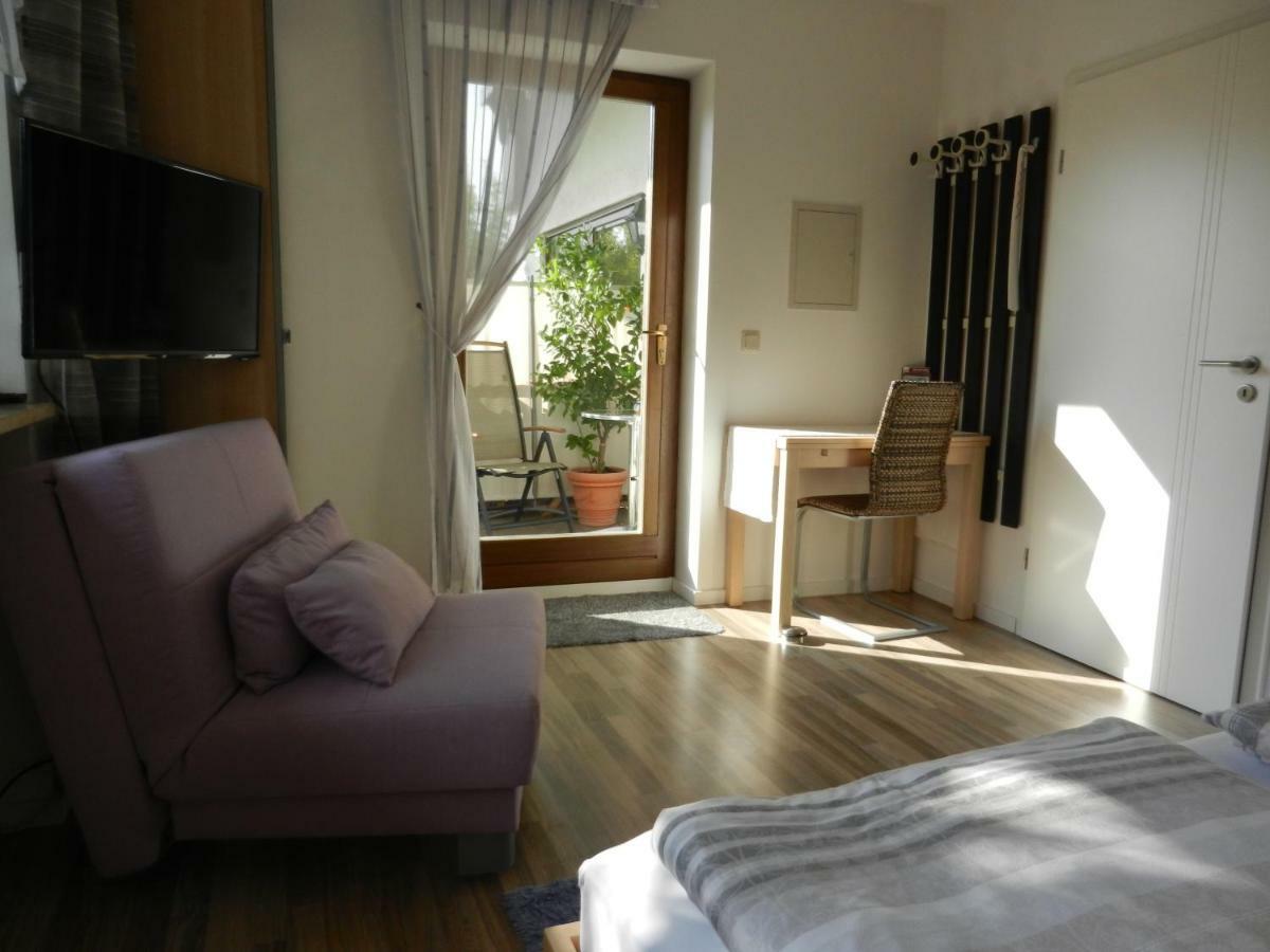 נוימרקט אין דר אוברפפלץ Apartment Am Stadtpark מראה חיצוני תמונה
