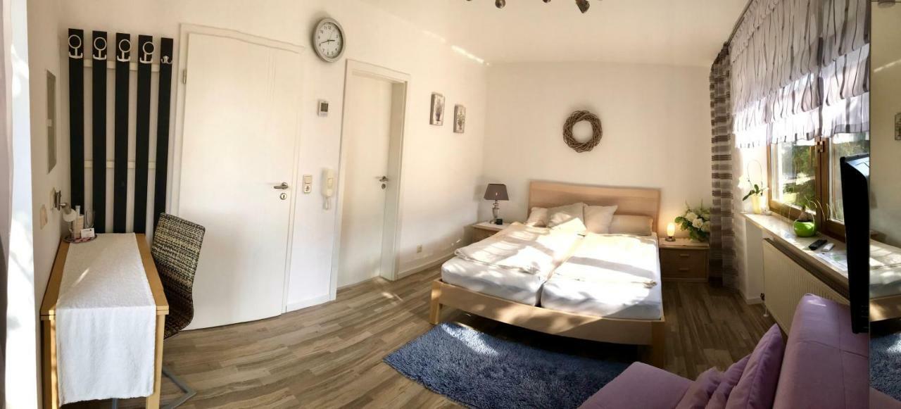 נוימרקט אין דר אוברפפלץ Apartment Am Stadtpark מראה חיצוני תמונה